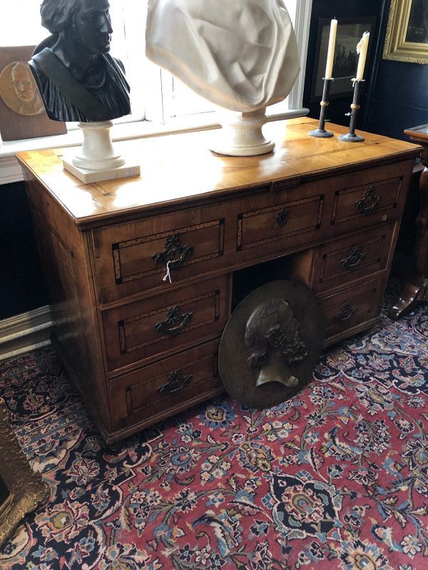 NINETEENTH CENTURY GERMAN MARQUETRY INLAID DESK