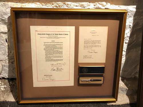 PRESIDENT RONALD  REAGAN SIGNED WHITE HOUSE DOCUMENTS