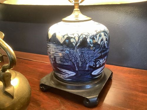 CHINESE QING DYNASTY TONGZHI PAIR OF BLUE & WHITE PORCELAIN LAMPS