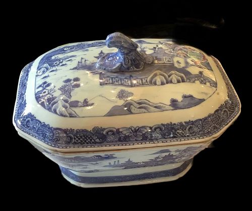 Chinese Qing Dynasty Willow Pattern Soup Tureen