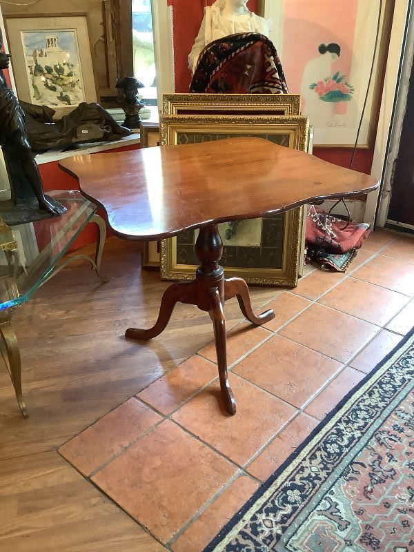 PHILADELPHIA QUEEN ANNE  1780s CHERRYWOOD DROP LEAF TABLE 31”