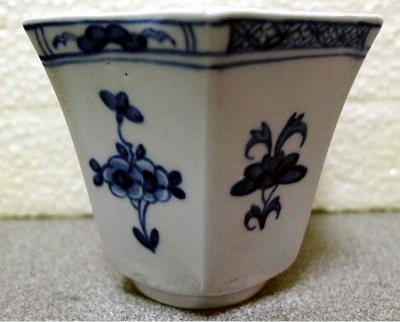 Rare Chaffers Porcelain Hexagonal Beaker c1756 - 1760
