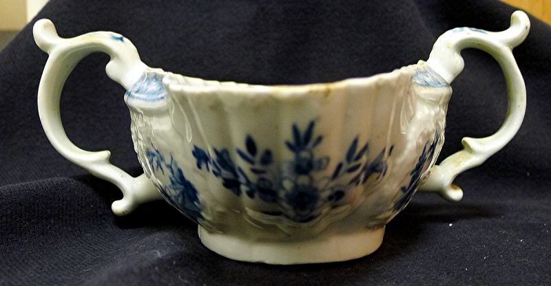 First Period Worcester Porcelain Large Sauceboat c1757