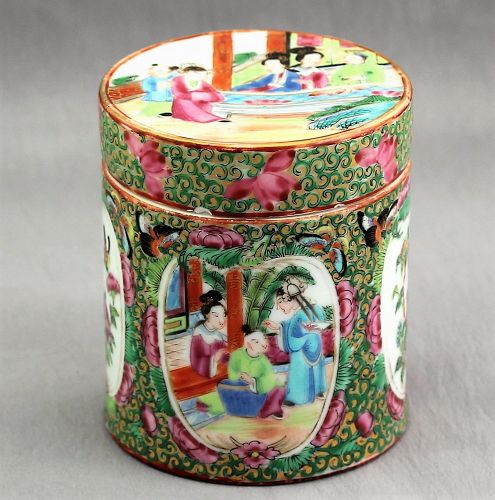 Chinese Export Rose Mandarin Porcelain covered Patch  Box, 19th C.
