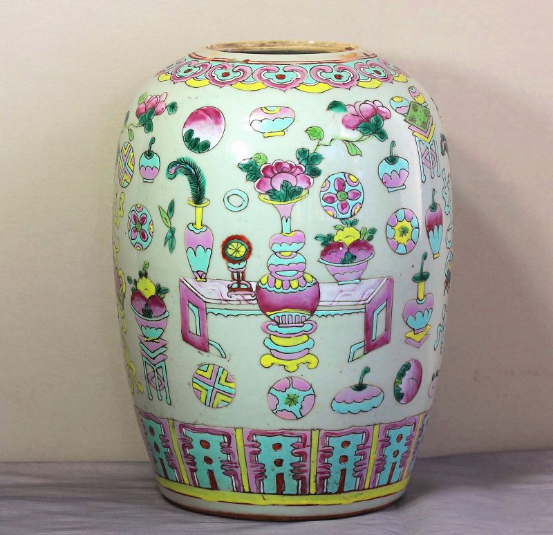 Chinese Famille Rose Porcelain Melon shape Jar, 19th C.