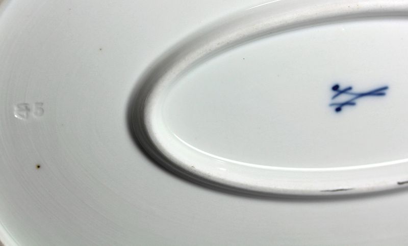 German Meissen Porcelain Platter, Blue cross sword mark