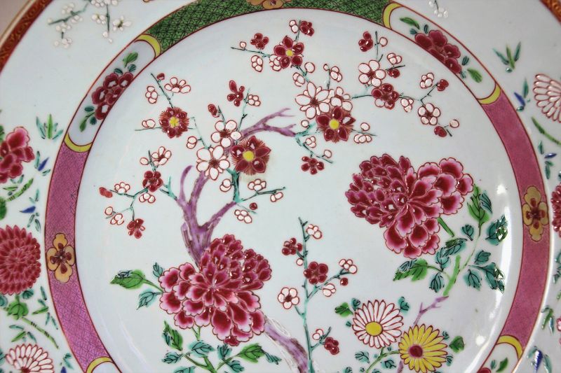 Chinese Export Famille Rose Porcelain Yongzheng period large Charger