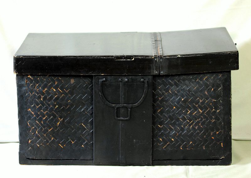 Japanese black lacquered Bamboo Trunk with black iron handle