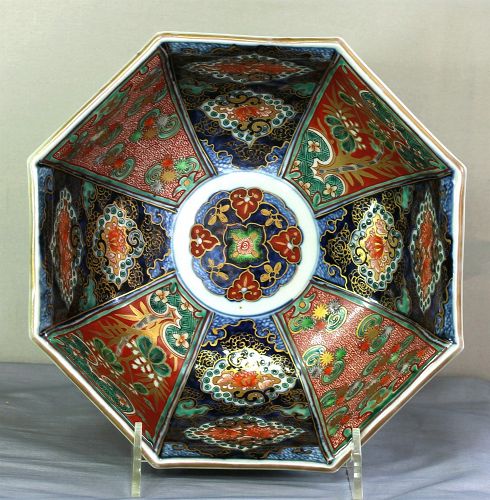 Japanese Imari Porcelain Bowl, Octagonal shape