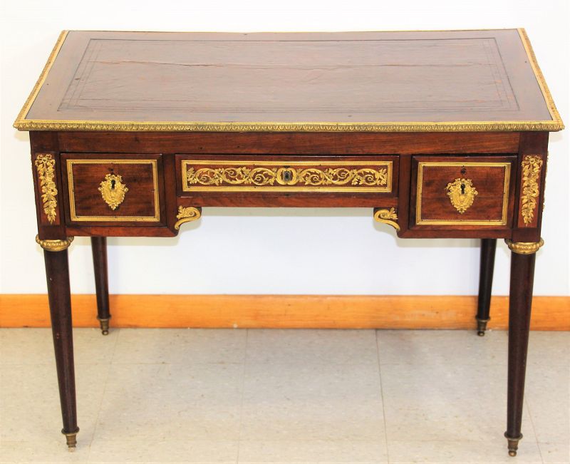 French Louise XVI style Gilt Dore Bronze, Ormolu mounted large Desk