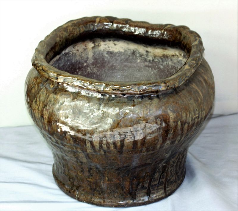 Japanese Earthenware Hibachi, large hand molded with Brown drip glaze