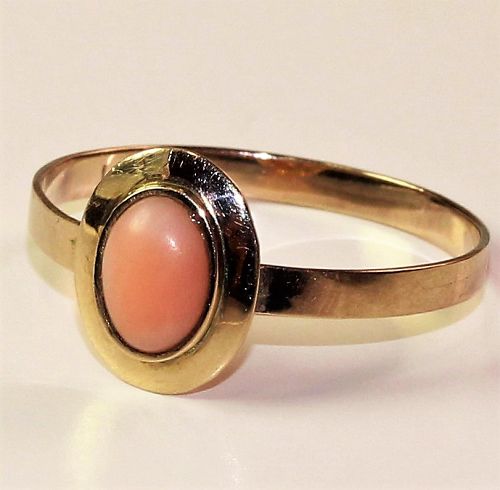 Chinese Coral Cabochon and 14K gold Ring