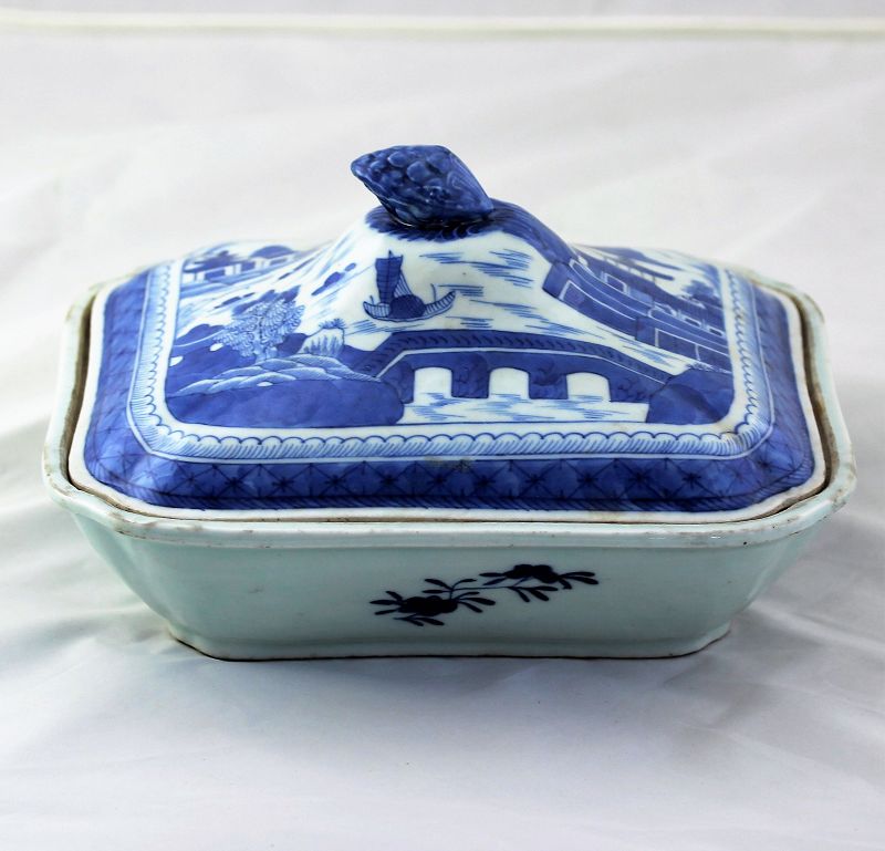 Chinese Export Canton Blue & White Porcelain Serving Tureen, 19th C.