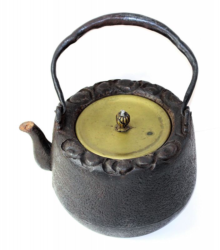 Japanese Cast Iron Tetsubin, Tea Kettle Tea Pot with Bras top