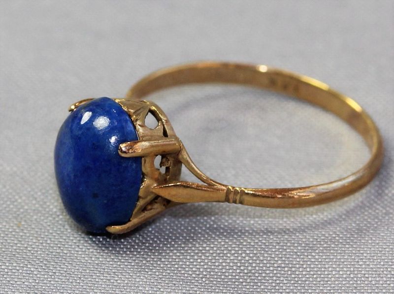 Lapis Lazuli Cabochon &amp; 14 K Gold Ring, size 6