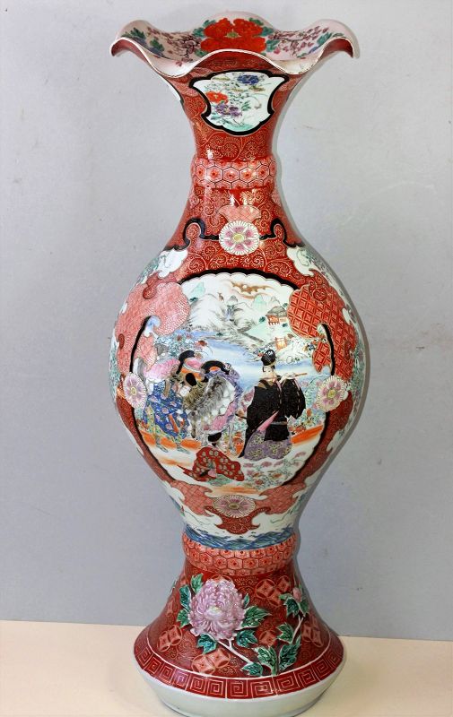 Japanese Arita Porcelain Trumpet shape large Urn, Vase, 19th C.