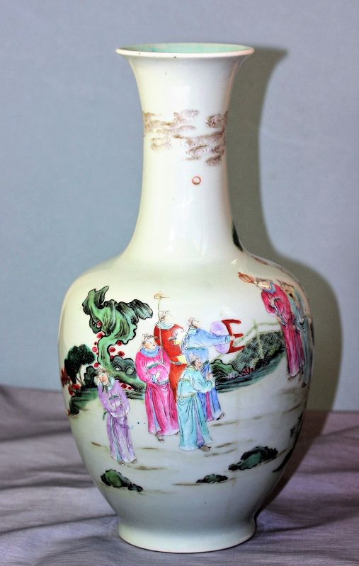 Chinese Qianlong mark 18th C. Famille Rose Porcelain Vase