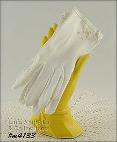 WHITE GLOVES (SIZE 6 – 6 ½)