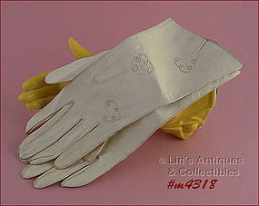 WHITE LEATHER GLOVES (SIZE 6 ½)