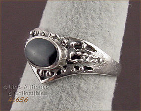 SILVER RING WITH BLACK ONYX (SIZE 5 ¾)