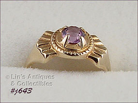 10KT YELLOW GOLD WITH AMETHYST RING (SIZE 4 ½)