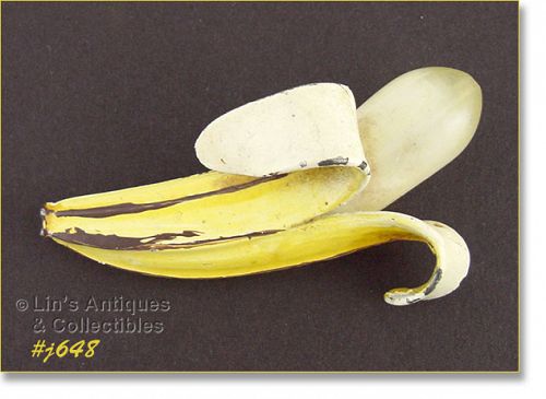 Vintage Banana Fruit Shaped Pin