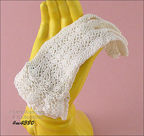 VINTAGE WHITE CROCHET GLOVES