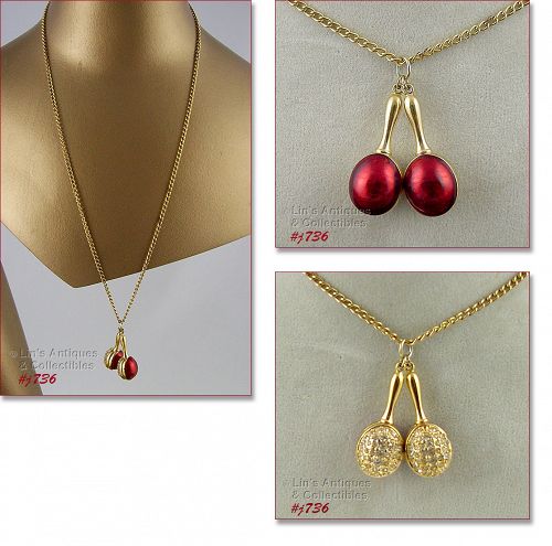VINTAGE NECKLACE WITH MARACASâ PENDANT