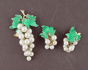 Vintage Faux Pearls Grape Cluster Pin and Earrings