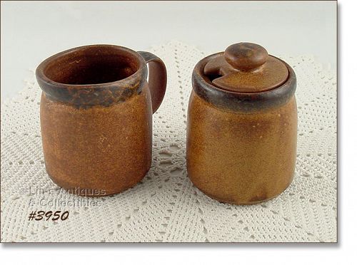 McCOY POTTERY VINTAGE CANYON CREAMER AND SUGAR WITH LID