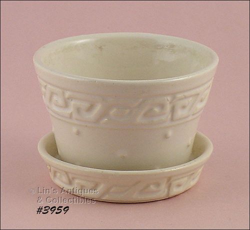 McCOY POTTERY VINTAGE GREEK KEY WHITE FLOWERPOT 2 3/4" TALL