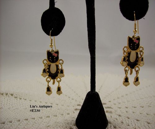 Hello Kitty Articulated Cat Earrings