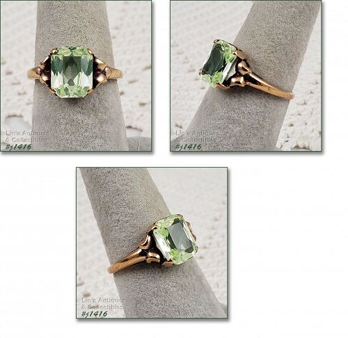 10k Yellow Gold Vintage Peridot Ring