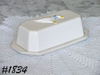 McCOY POTTERY COUNTRY ACCENTS COVERED BUTTER DISH