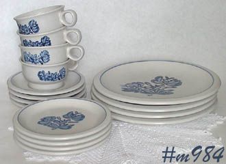 Pfaltzgraff Pottery Yorktowne Dinnerware Service for 4