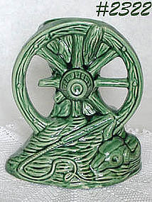 McCOY POTTERY -- WAGON WHEEL VASE (GREEN)