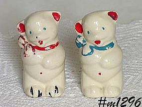 KITCHEN WARE -- "BEARS" SALT AND PEPPER SHAKER SET