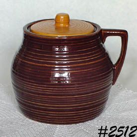 McCOY POTTERY -- SUBURBIA WARE BEAN POT