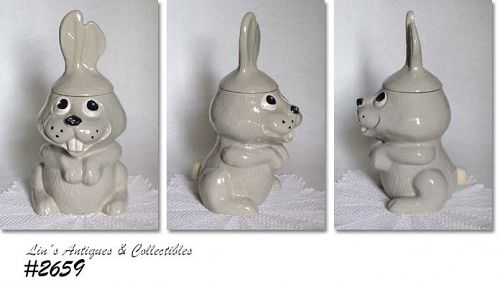 McCOY POTTERY  HOCUS POCUS GRAY RABBIT VINTAGE COOKIE JAR