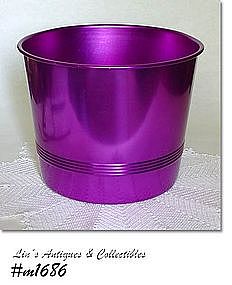 ALUMINUMWARE -- LARGE ICE BUCKET (FUCHSIA)