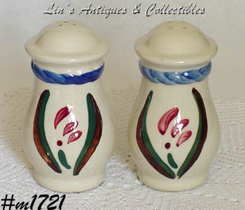 SHAWNEE POTTERY PENNSYLVANIA DUTCH 5 1/8 INCH TALL SHAKER SET