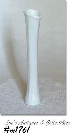 VINTAGE WESTMORELAND WHITE MILK GLASS TALL BUD VASE