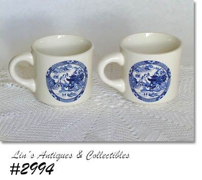 McCOY POTTERY SET OF 2 VINTAGE BLUE WILLOW CUPS