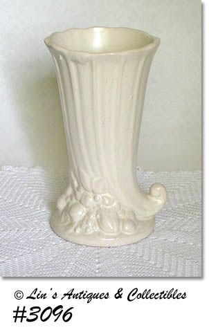 McCOY POTTERY VINTAGE MATTE WHITE 8 INCH TALL CORNUCOPIA VASE