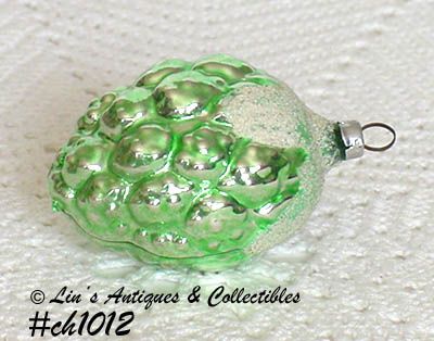 GREEN BERRY GLASS ORNAMENT