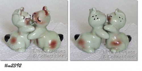 VAN TELLINGEN BUNNY HUG VINTAGE BUNNIES SHAKER SET