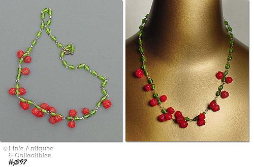 Vintage Red and Green Glass Beads Necklace