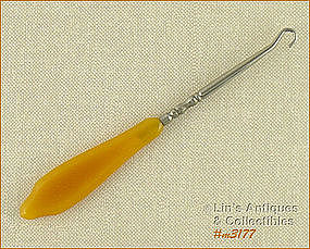 BUTTON HOOK WITH BUTTERSCOTCH COLOR HANDLE