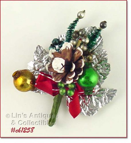 VINTAGE CHRISTMAS CORSAGE WITH PINE CONE GLASS BEADS SILVER LEAVES