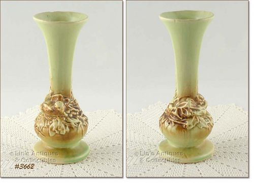 McCOY POTTERY â 8â BUD VASE